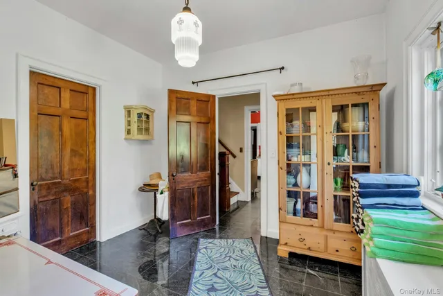 $2,850,000 | 259 Lakeview Avenue West, Brightwaters, NY 11718