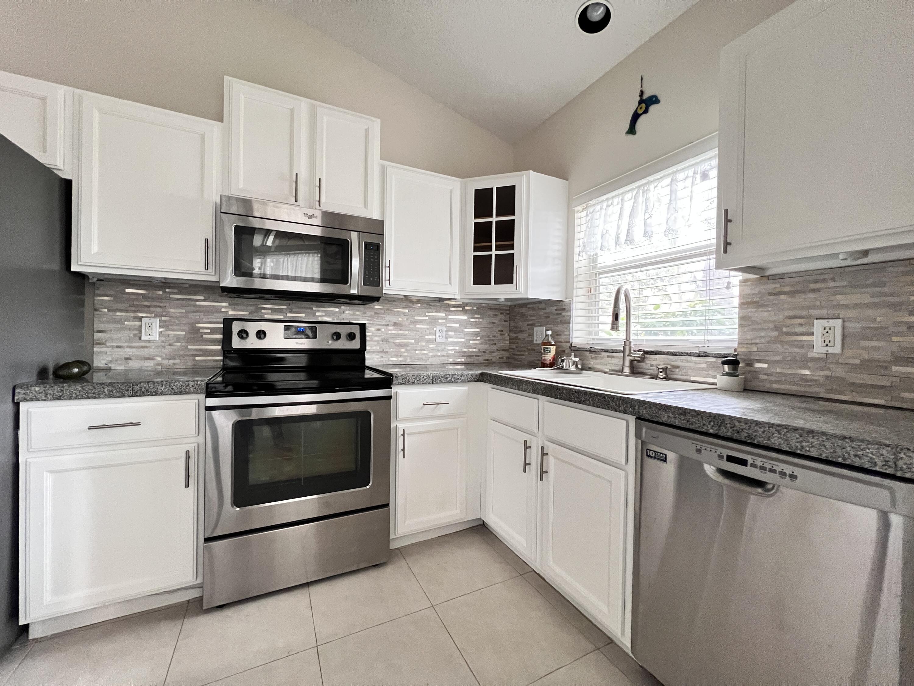 8430 Via Leonessa Boca Raton, FL 33433 - Photo 10 of 30 IMG_3325 2