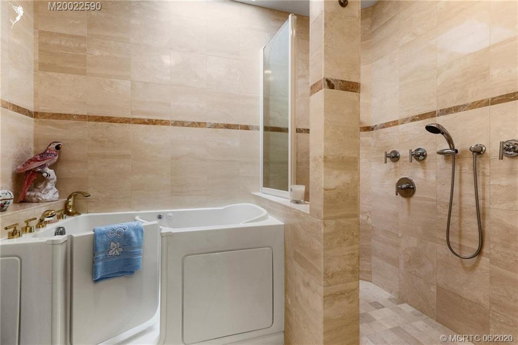 5401 Southeast Merion Way Stuart, FL 34997 - Photo 15 of 39 Gallery Image 15