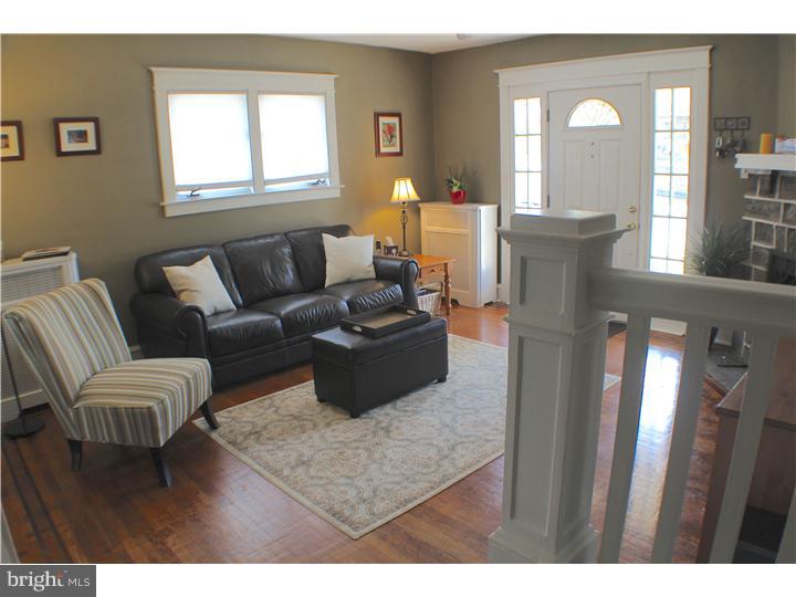 420 Kenmore Road Havertown, PA 19083 - Photo 5 of 25 Living Room