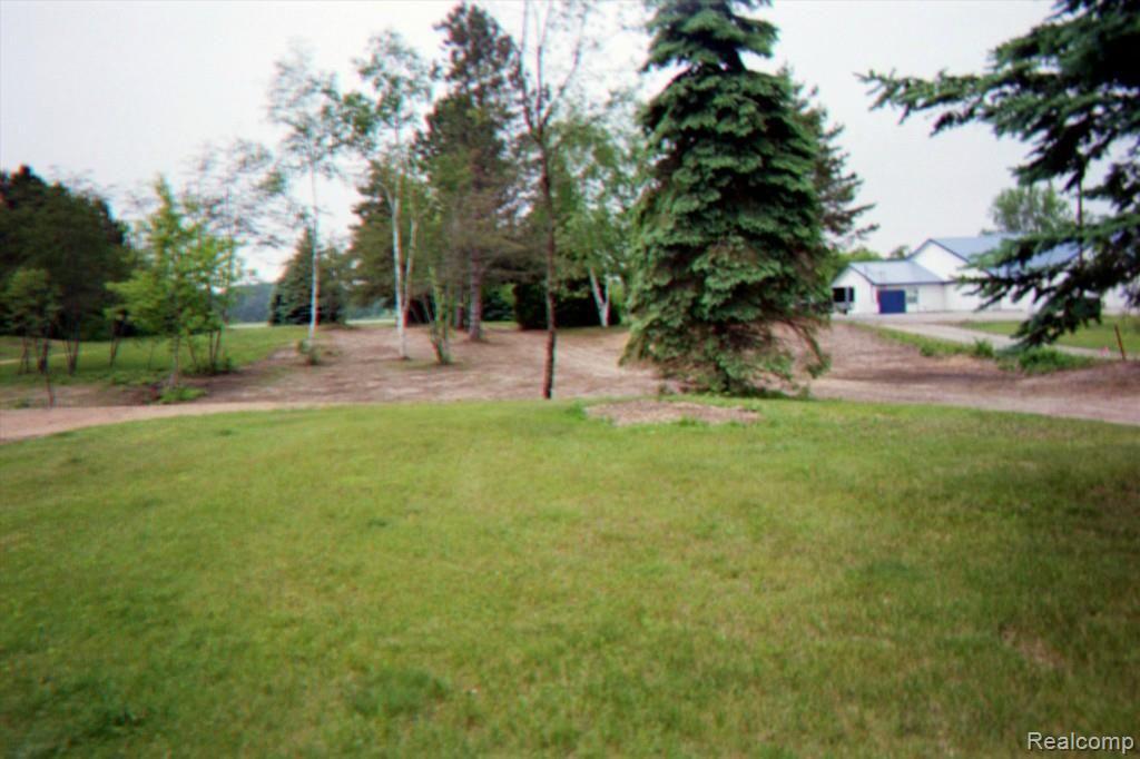 4244 North Lakeshore Road Deckerville, MI 48427 - Photo 38 of 47