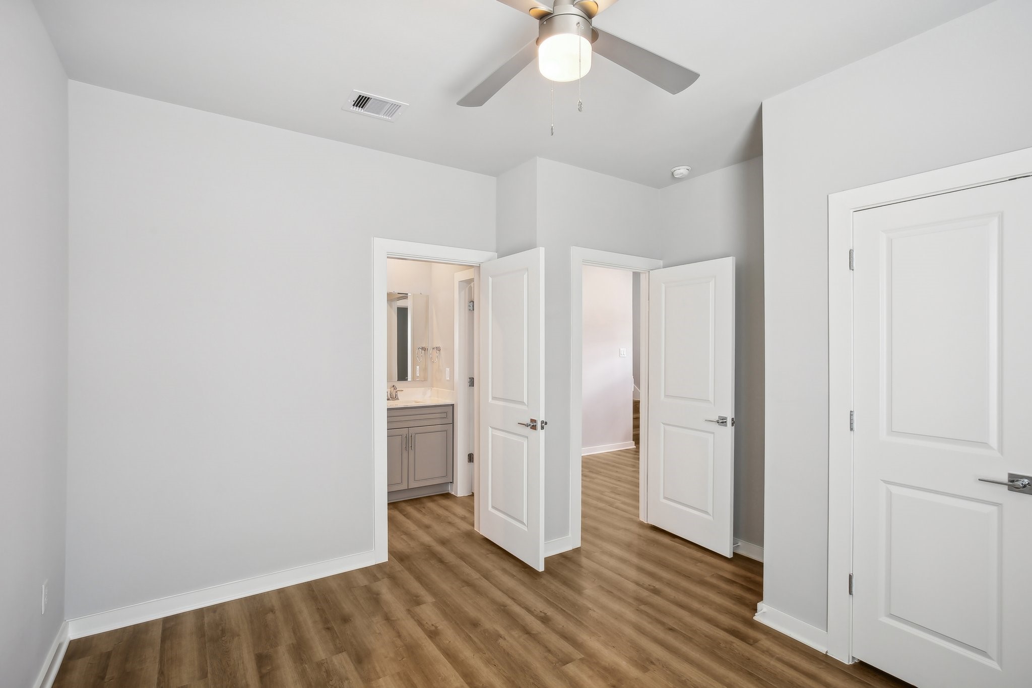 5741 Spring Stuebner Road Spring, TX 77388 - Photo 6 of 14 Gallery Image 6