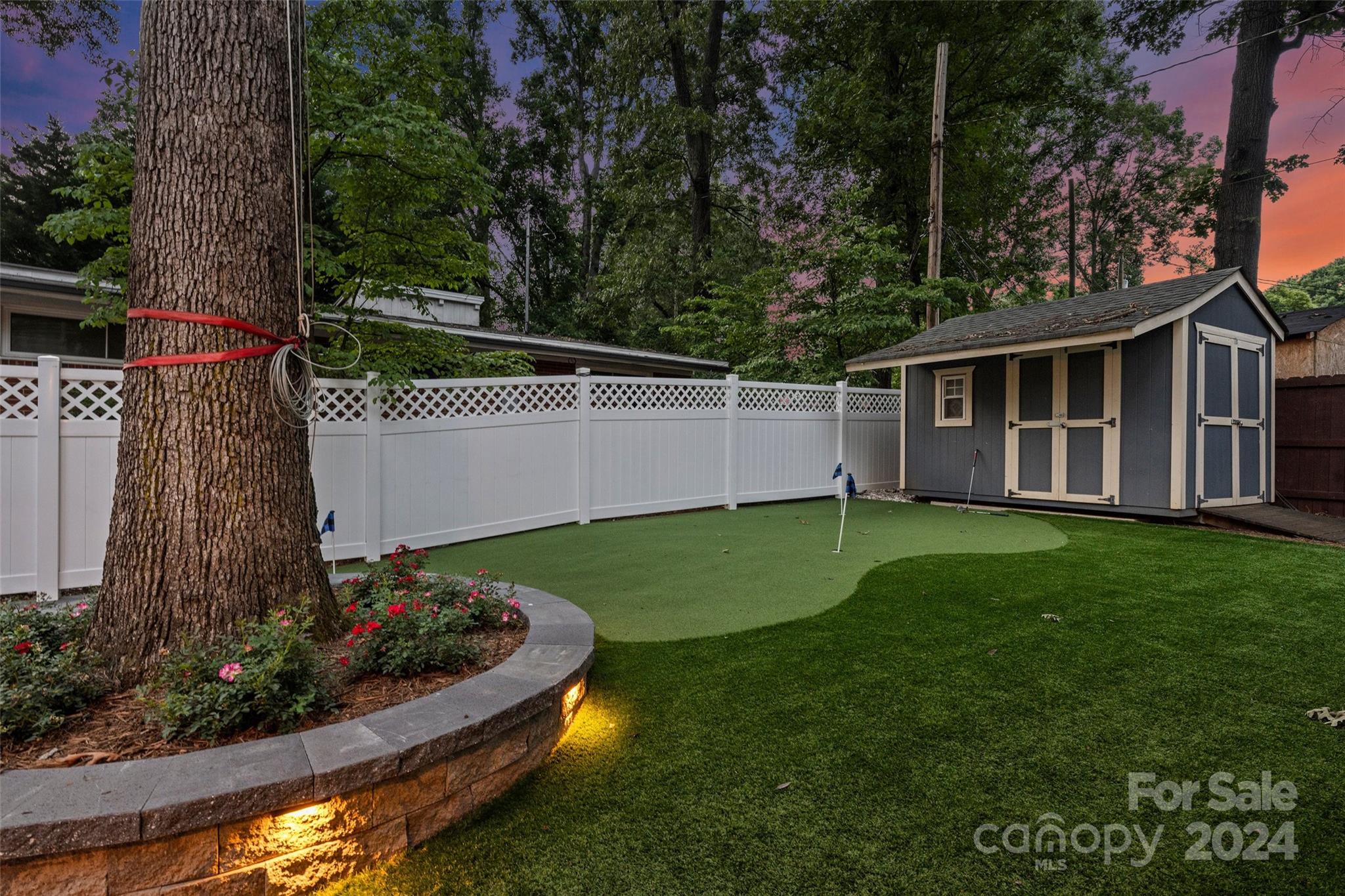 515 Bartling Road Charlotte, NC 28209 - Photo 34 of 42 a view of a house with backyard and garden