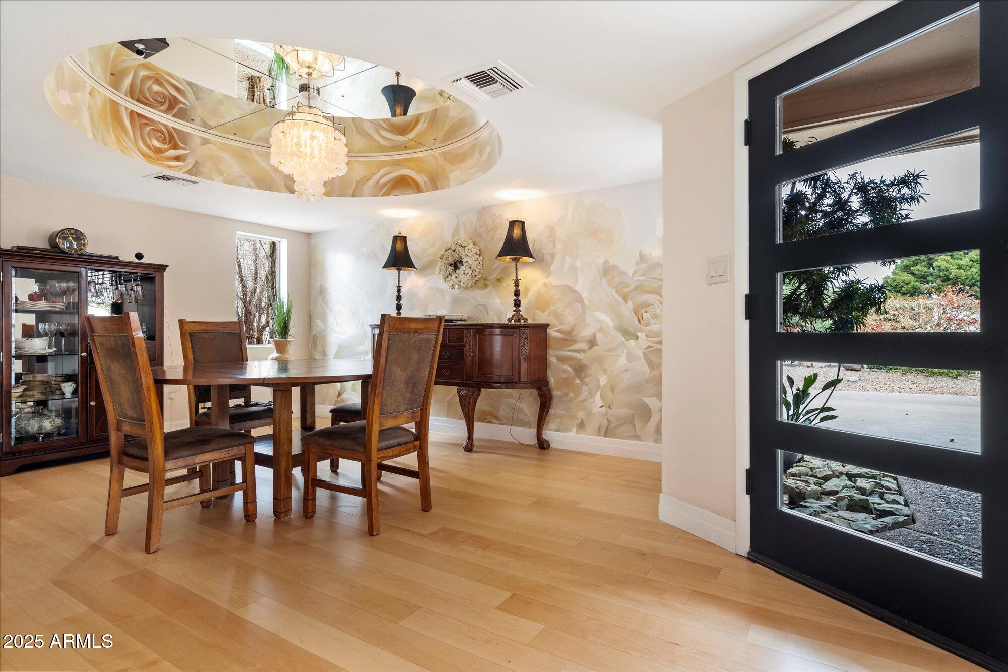 339 West Southern Hills Road Phoenix, AZ 85023 - Photo 7 of 19 02-78268752
