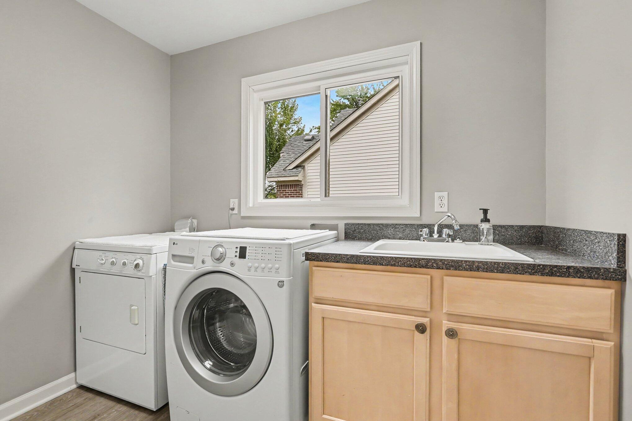 1696 West Ellsworth Road Ann Arbor, MI 48108 - Photo 24 of 37 024_file_2991
