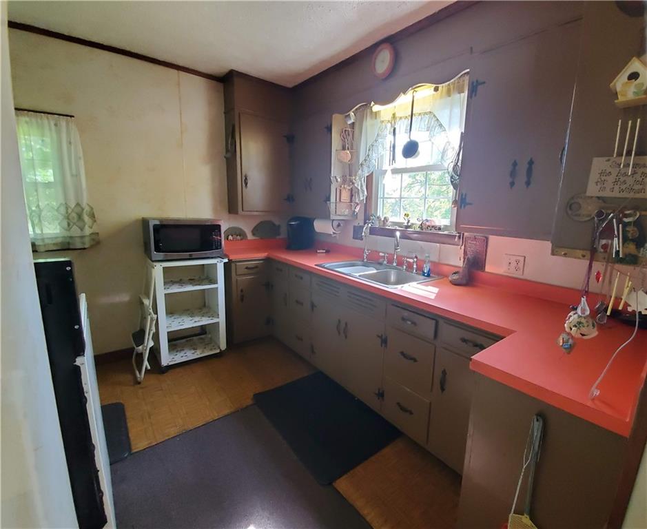 2638 Old Butler Road New Castle, PA 16101 - Photo 7 of 25