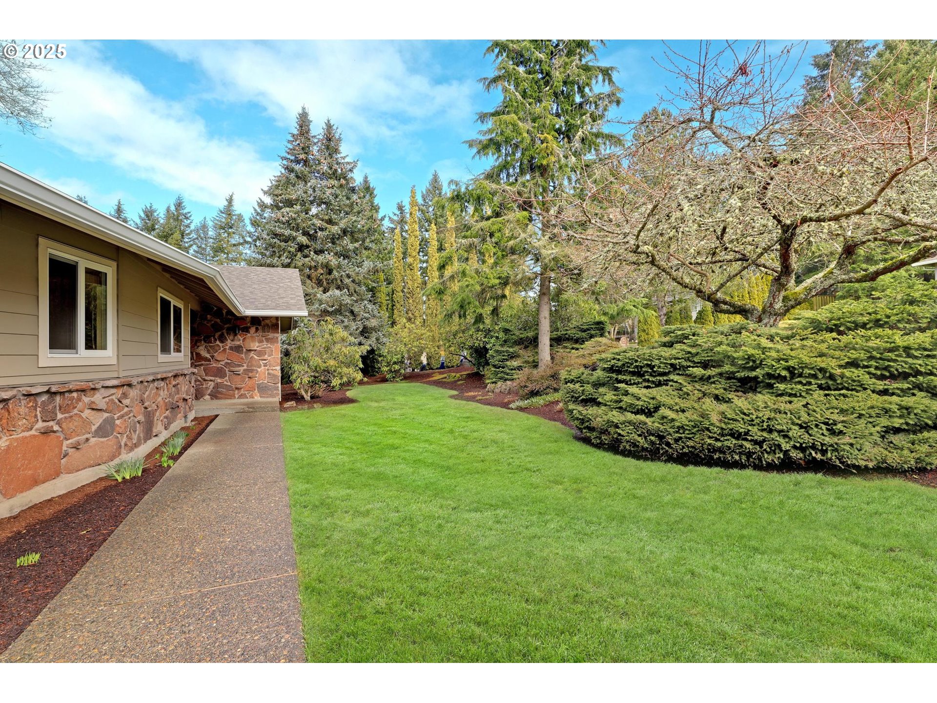 15875 Southwest Bull Mountain Road Portland, OR 97224 - Photo 3 of 40 Gallery Image 3