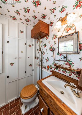 240 Hidden Valley Road Colorado Springs, CO 80919 - Photo 16 of 42 Powder room