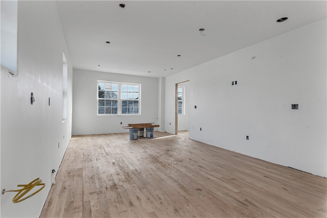 86 Lynch Street Providence, RI 02908 - Photo 3 of 21