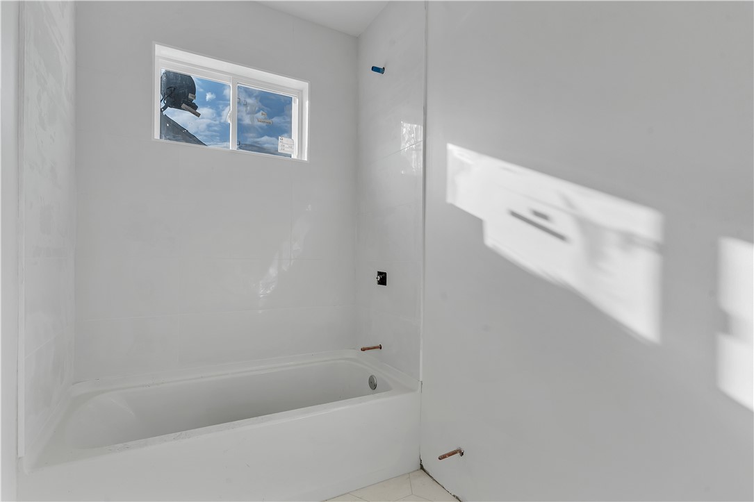 86 Lynch Street Providence, RI 02908 - Photo 6 of 21