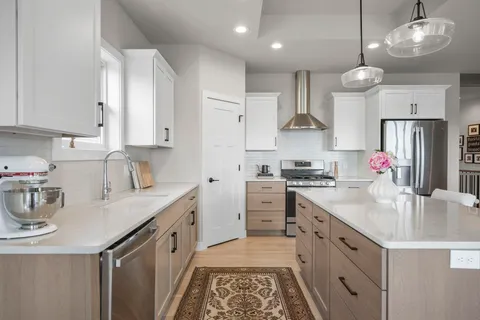 $709,900 | 2016 Besra Drive, Verona, WI 53593