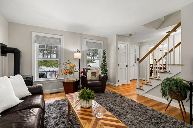 $850,000 | 17 Oriole Drive, Bedford, NH 03110