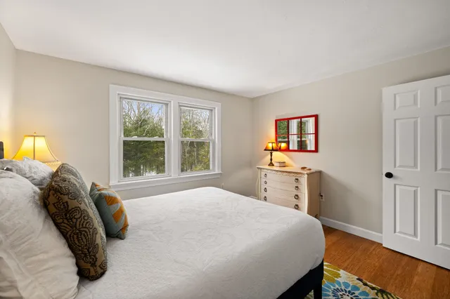 $850,000 | 17 Oriole Drive, Bedford, NH 03110