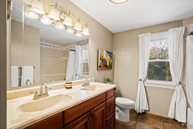 $850,000 | 17 Oriole Drive, Bedford, NH 03110