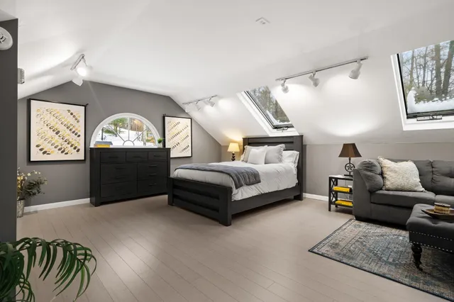 $850,000 | 17 Oriole Drive, Bedford, NH 03110