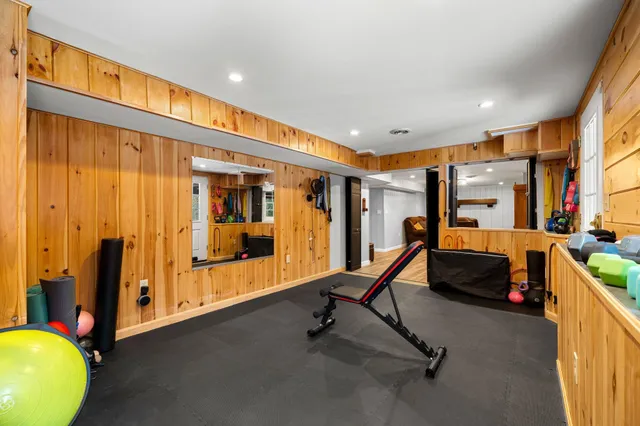 $850,000 | 17 Oriole Drive, Bedford, NH 03110