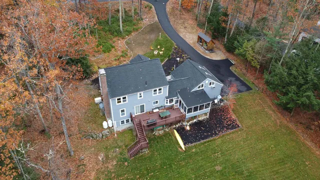$850,000 | 17 Oriole Drive, Bedford, NH 03110