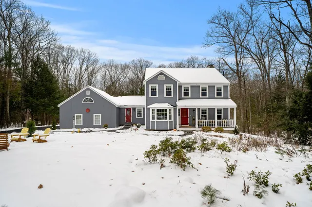 $850,000 | 17 Oriole Drive, Bedford, NH 03110