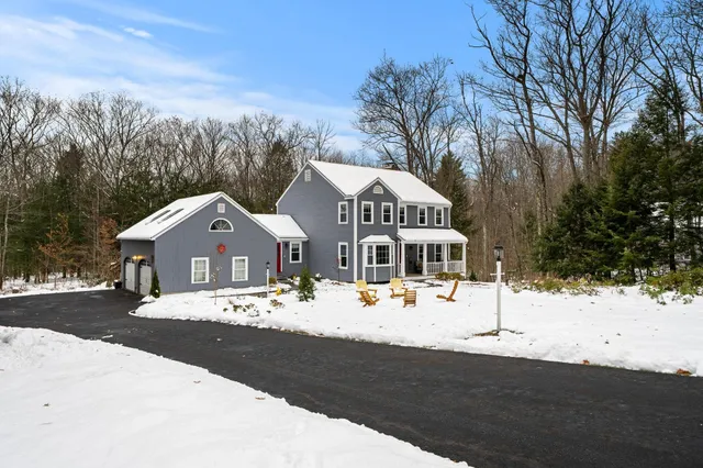 $850,000 | 17 Oriole Drive, Bedford, NH 03110
