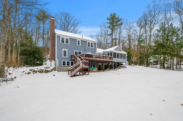 $850,000 | 17 Oriole Drive, Bedford, NH 03110