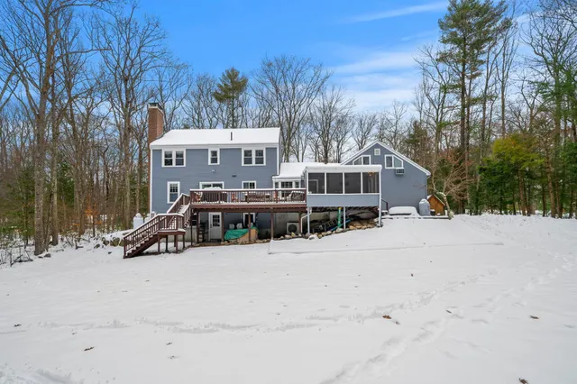 $850,000 | 17 Oriole Drive, Bedford, NH 03110