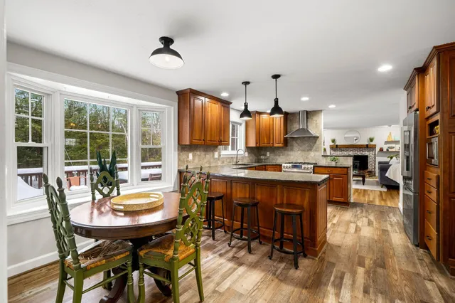 $850,000 | 17 Oriole Drive, Bedford, NH 03110