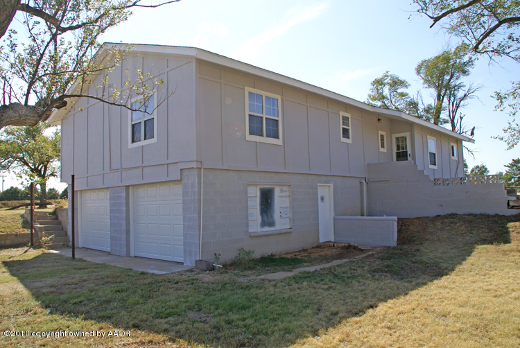 8850 Rockwell Road West Amarillo, TX 79119 - Photo 17 of 23 Back and Side