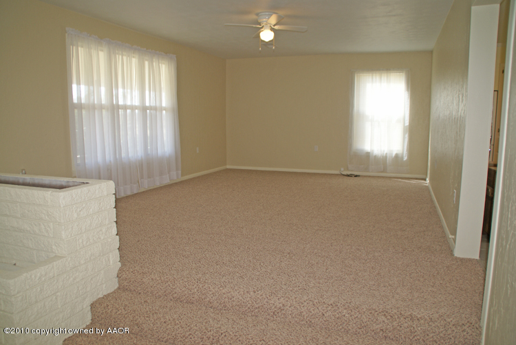 8850 Rockwell Road West Amarillo, TX 79119 - Photo 3 of 23 Living Area