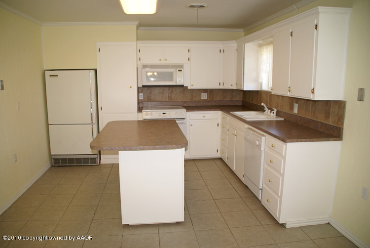 8850 Rockwell Road West Amarillo, TX 79119 - Photo 5 of 23 Kitchen