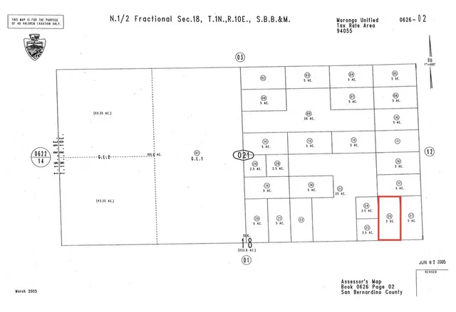 a picture of a black and white wall