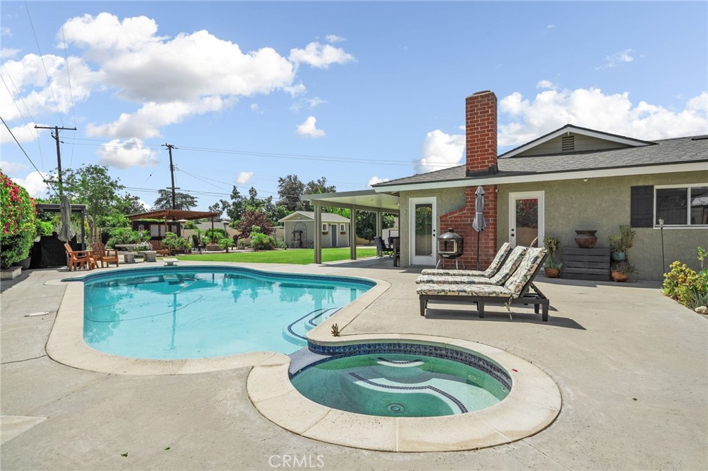 609 Cardinal Lane Redlands, CA 92374 - Photo 25 of 41 Sparkling Pool and Spa!
