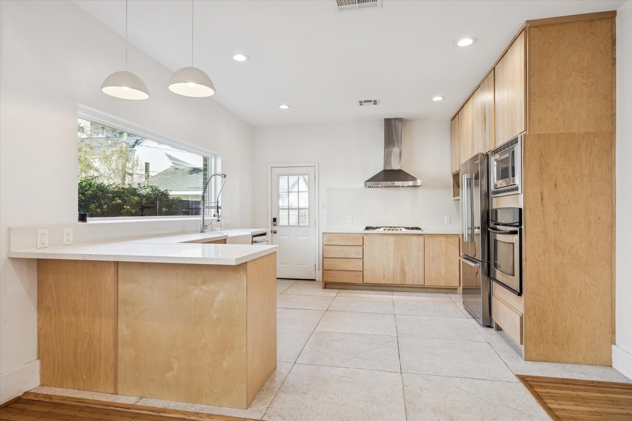 1624 Branard Street Houston, TX 77006 - Photo 11 of 25