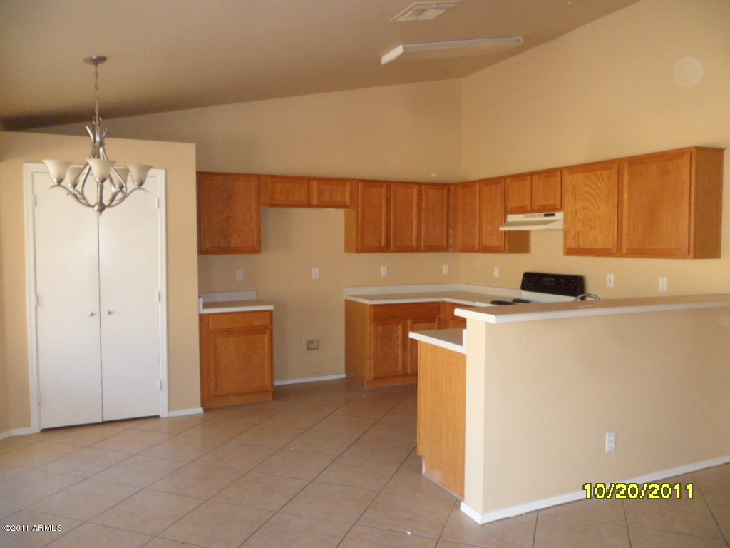 2082 East Ranch Court Gilbert, AZ 85296 - Photo 4 of 14 130