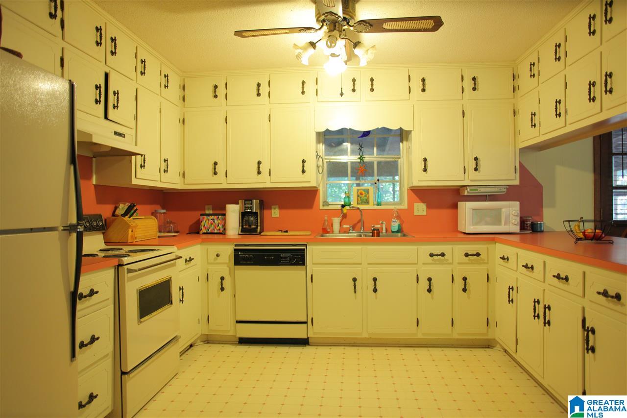 1066 Mill Creek Road Warrior, AL 35180 - Photo 7 of 29