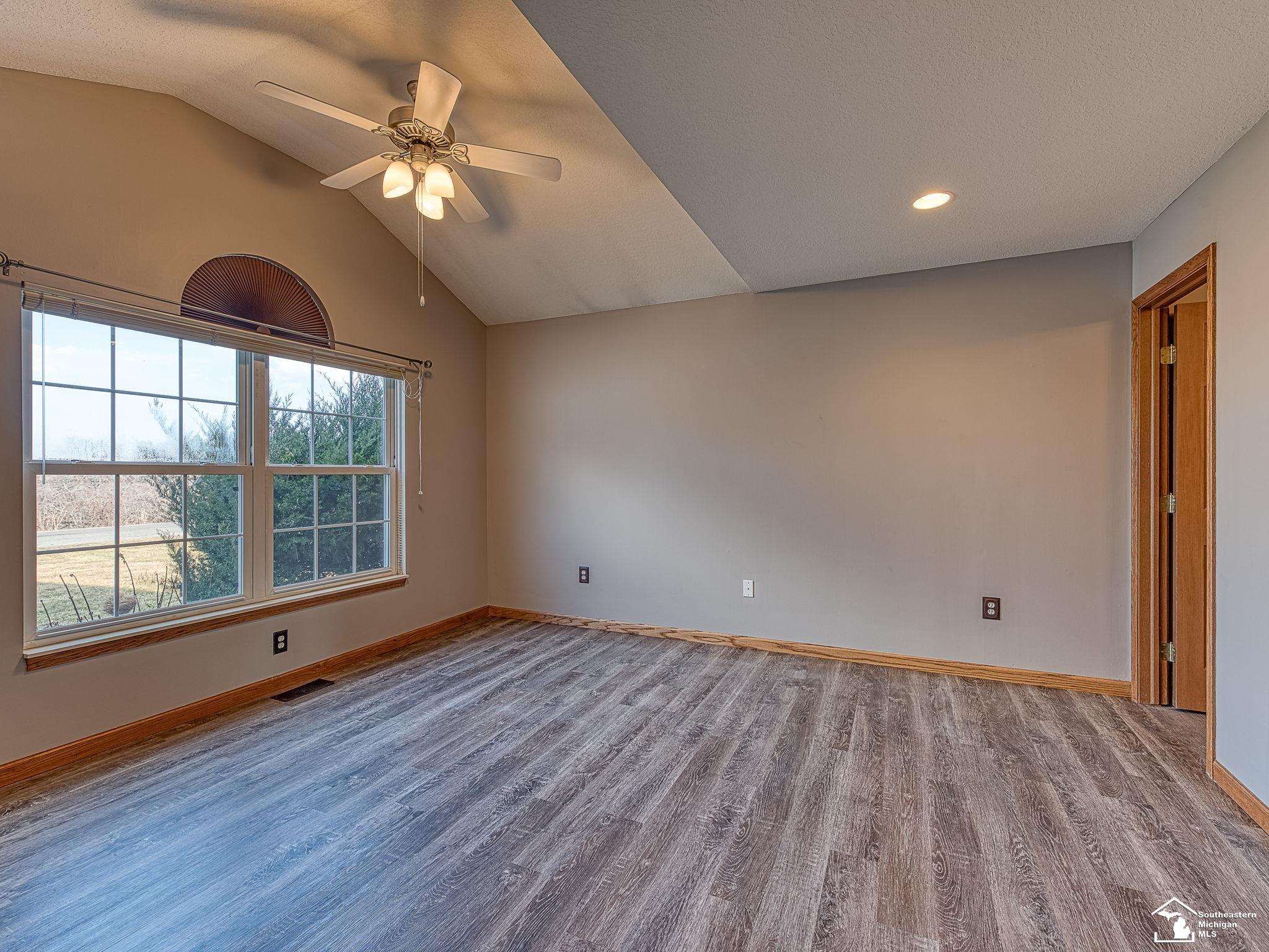 13272 Lighthouse Road La Salle, MI 48145 - Photo 11 of 27 50134421-1b9cf709-c97b-4526-8f9f-e40c20ea51aa.JPG