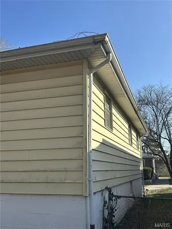 $79,000 | 615 Tesmore Place, St. Louis, MO 63135
