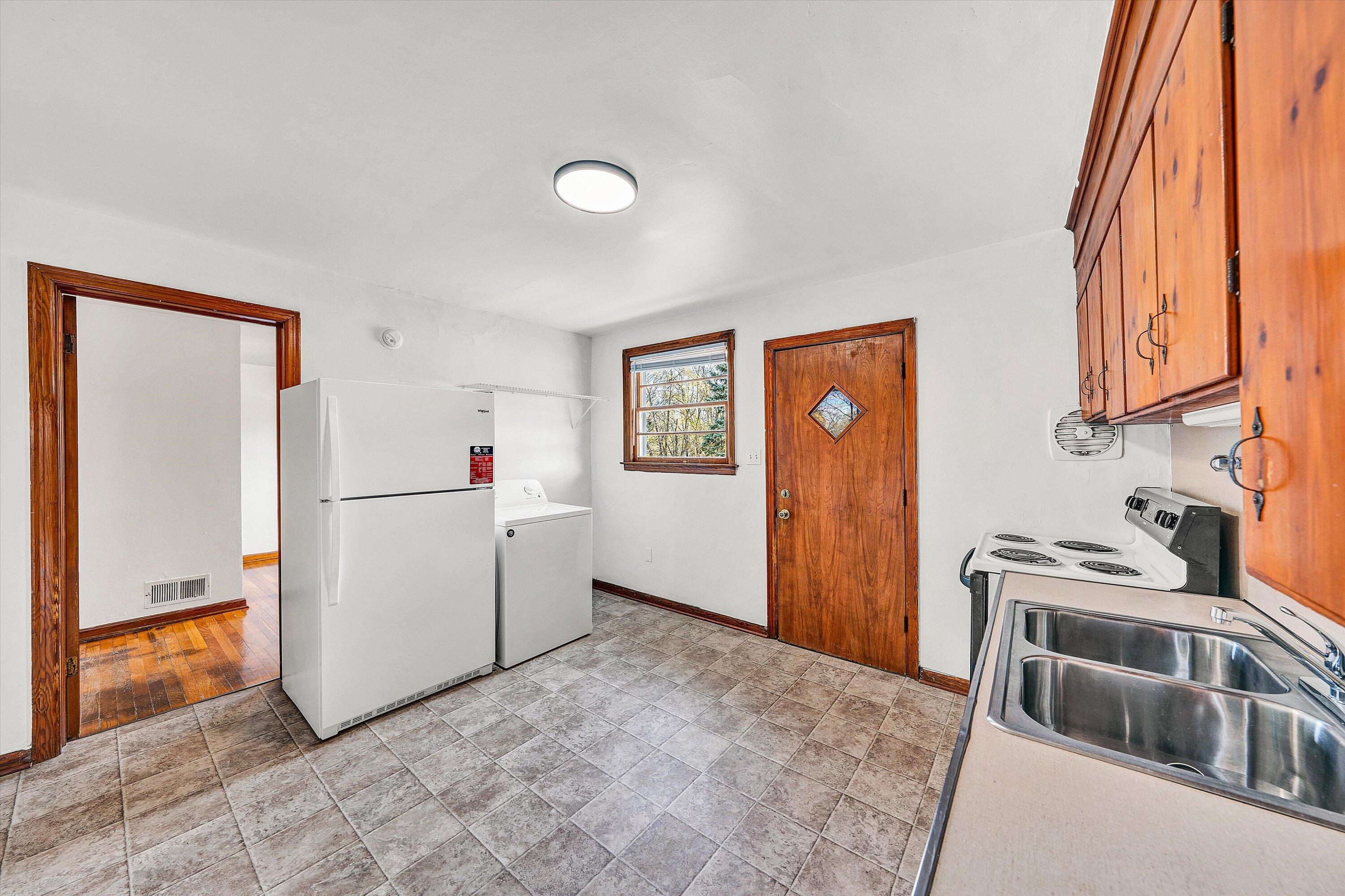 3203 Roundhill Avenue Northwest, Unit A Roanoke, VA 24012 - Photo 17 of 27 16-SGP-01194