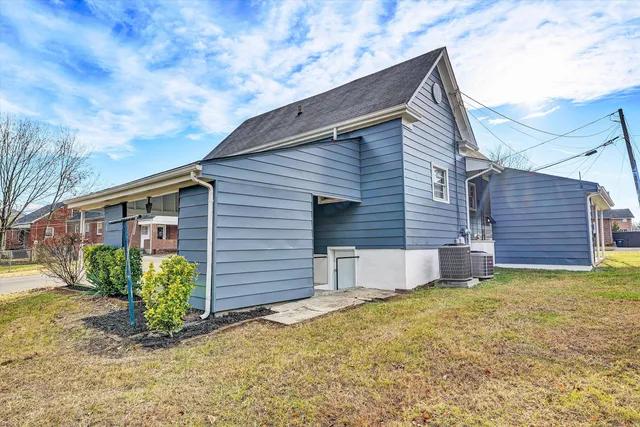 $850 | 3203 Roundhill Avenue Northwest, Unit A, Roanoke, VA 24012