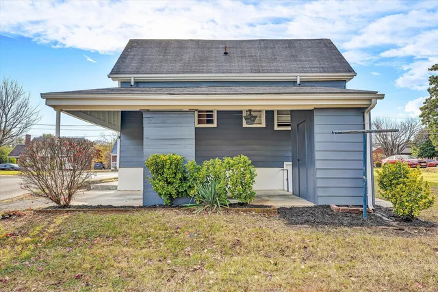 $850 | 3203 Roundhill Avenue Northwest, Unit A, Roanoke, VA 24012