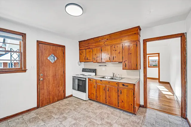 $850 | 3203 Roundhill Avenue Northwest, Unit A, Roanoke, VA 24012