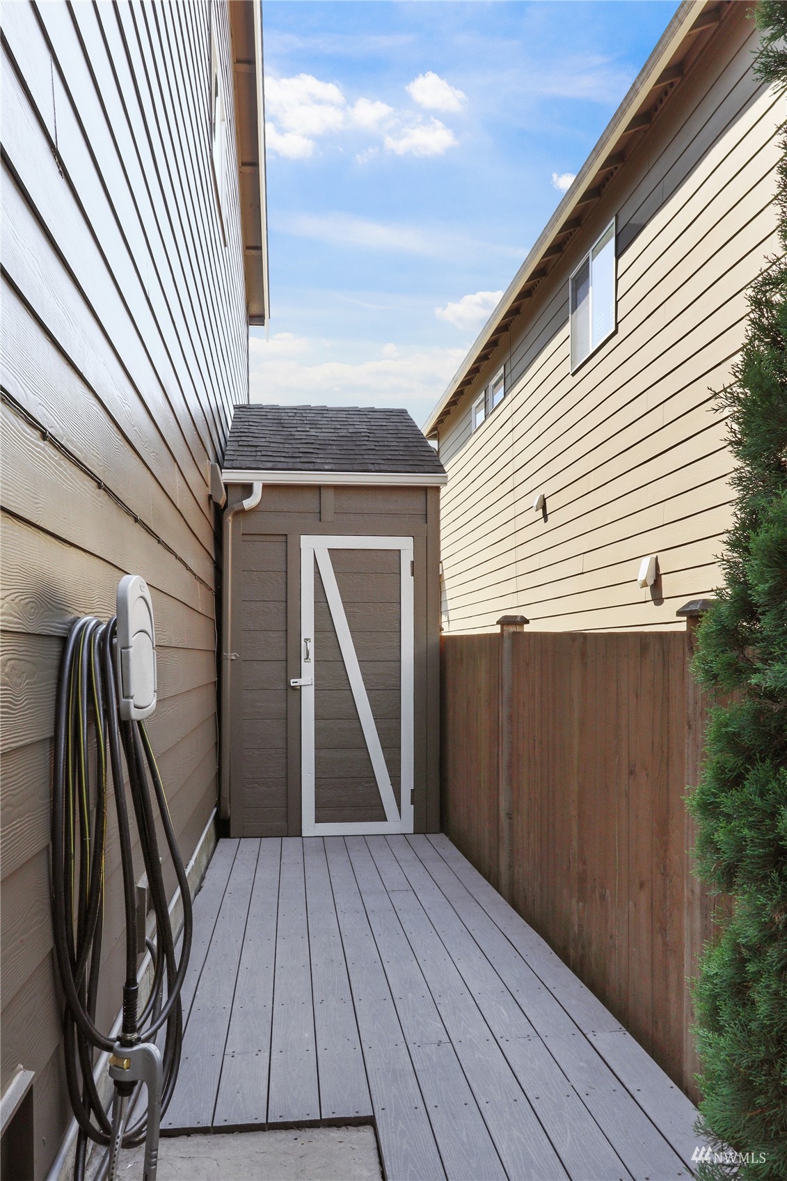 4203 167th Place Southeast Bothell, WA 98012 - Photo 32 of 38 a view of wooden balcony