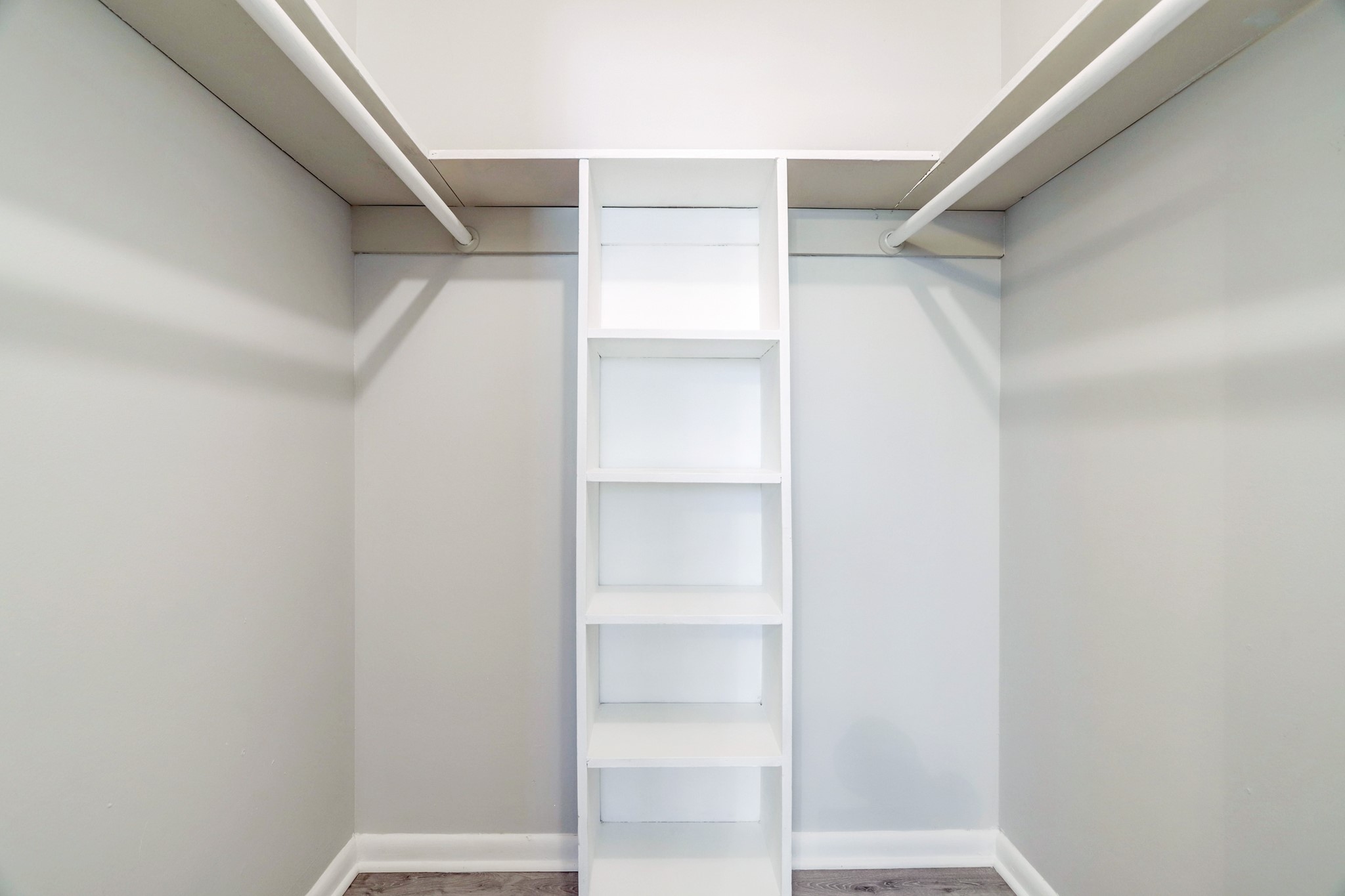 1645 West Main Street, Unit 13 Houston, TX 77006 - Photo 11 of 13 a view of an empty walk in closet