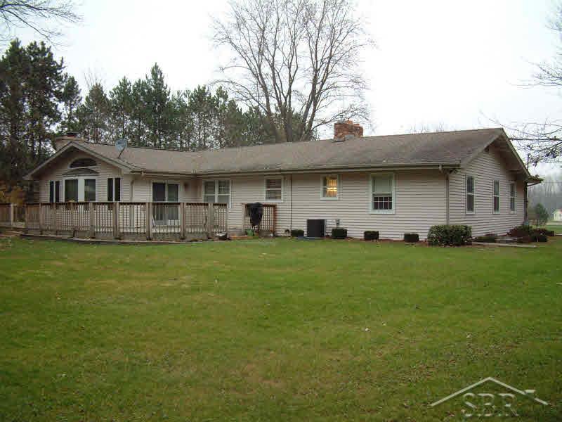 5275 North River Road Freeland, MI 48623 - Photo 3 of 13 20324699-2.JPG