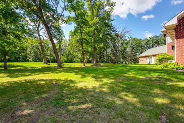 $2,300,000 | 28232 North Gilmer Road, Grayslake, IL 60030