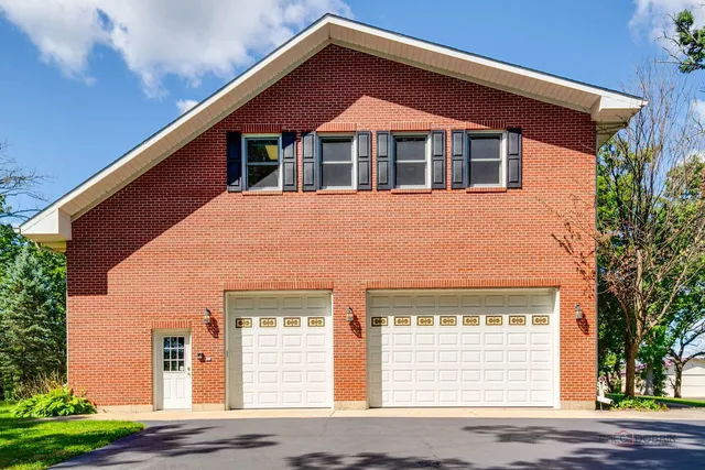 $2,300,000 | 28232 North Gilmer Road, Grayslake, IL 60030