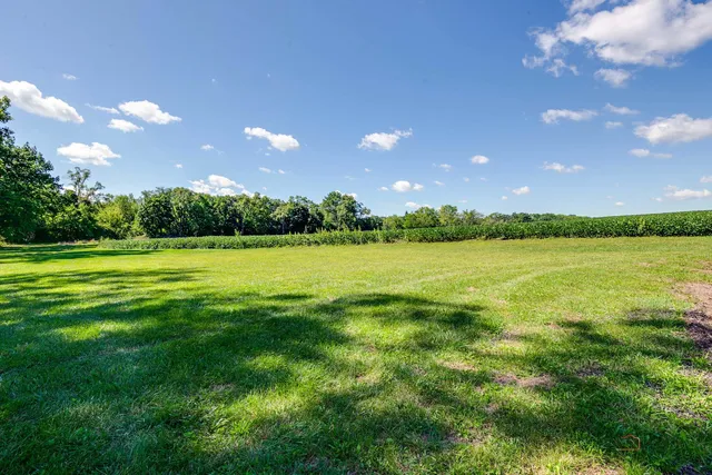 $2,300,000 | 28232 North Gilmer Road, Grayslake, IL 60030