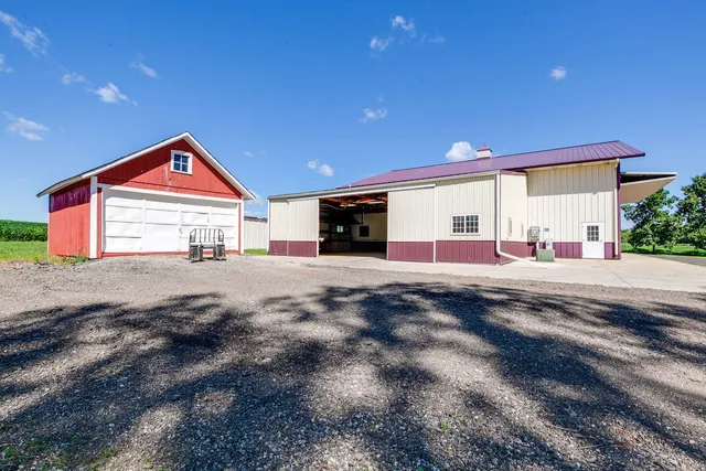 $2,300,000 | 28232 North Gilmer Road, Grayslake, IL 60030