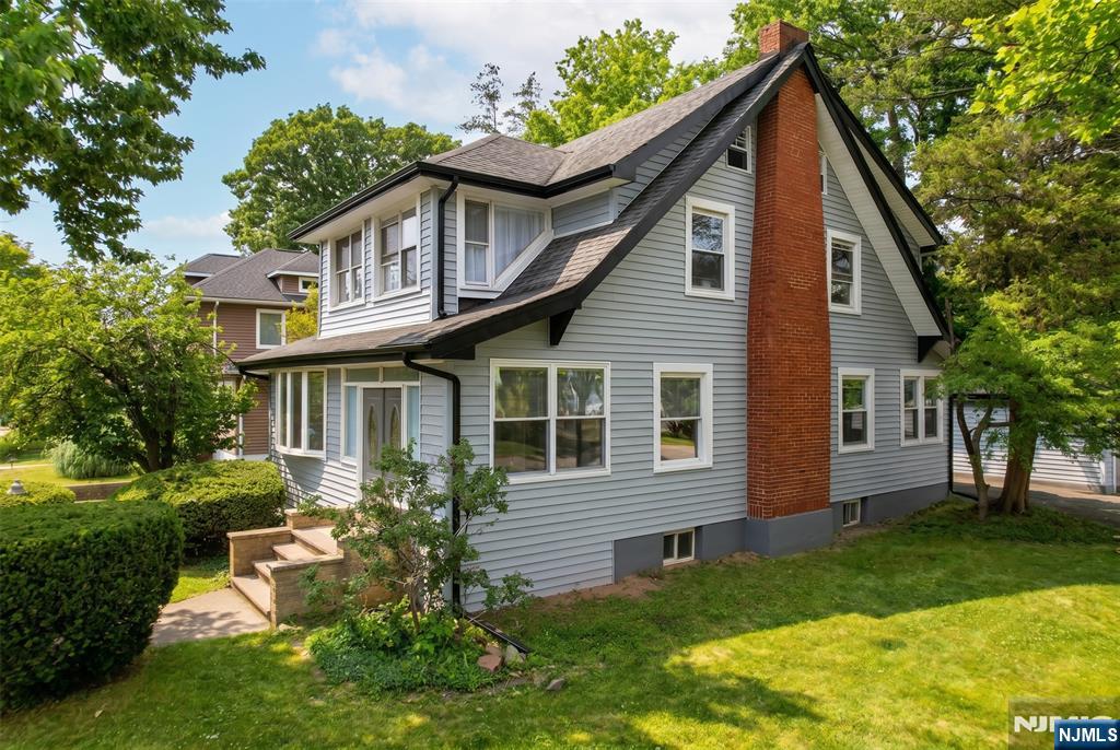 933 Maple Avenue Ridgefield, NJ 07657 - Photo 3 of 33