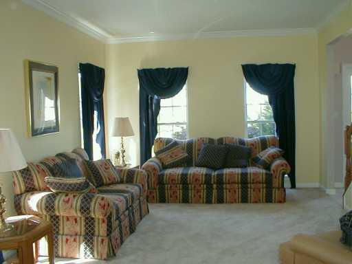 713 McClellan Court McKees Rocks, PA 15136 - Photo 2 of 8 Gallery Image 2