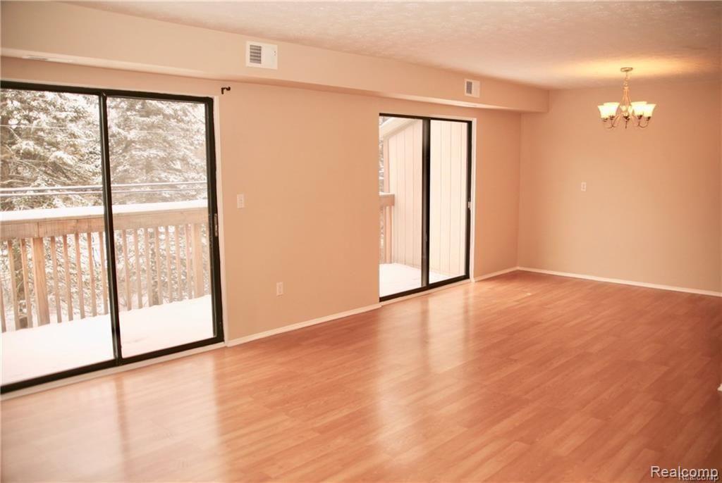 1663 Riverside Drive Rochester, MI 48309 - Photo 5 of 13